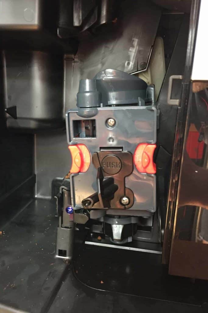 Delonghi ESAM 5500 Brühgruppe einrasten