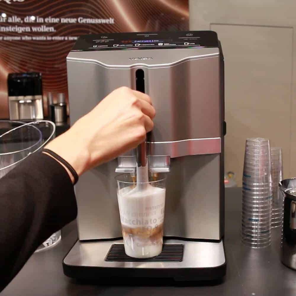 Siemens EQ 3 Kaffeevollautomat im Test