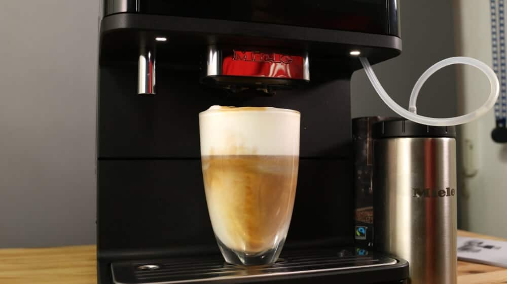 Latte Macchiato aus dem Vollautomaten – Wer macht den besten in 2020