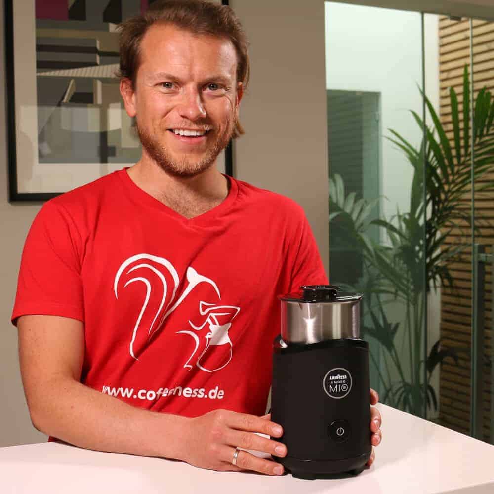 Der Milchaufschaeumer von Lavazza im Test