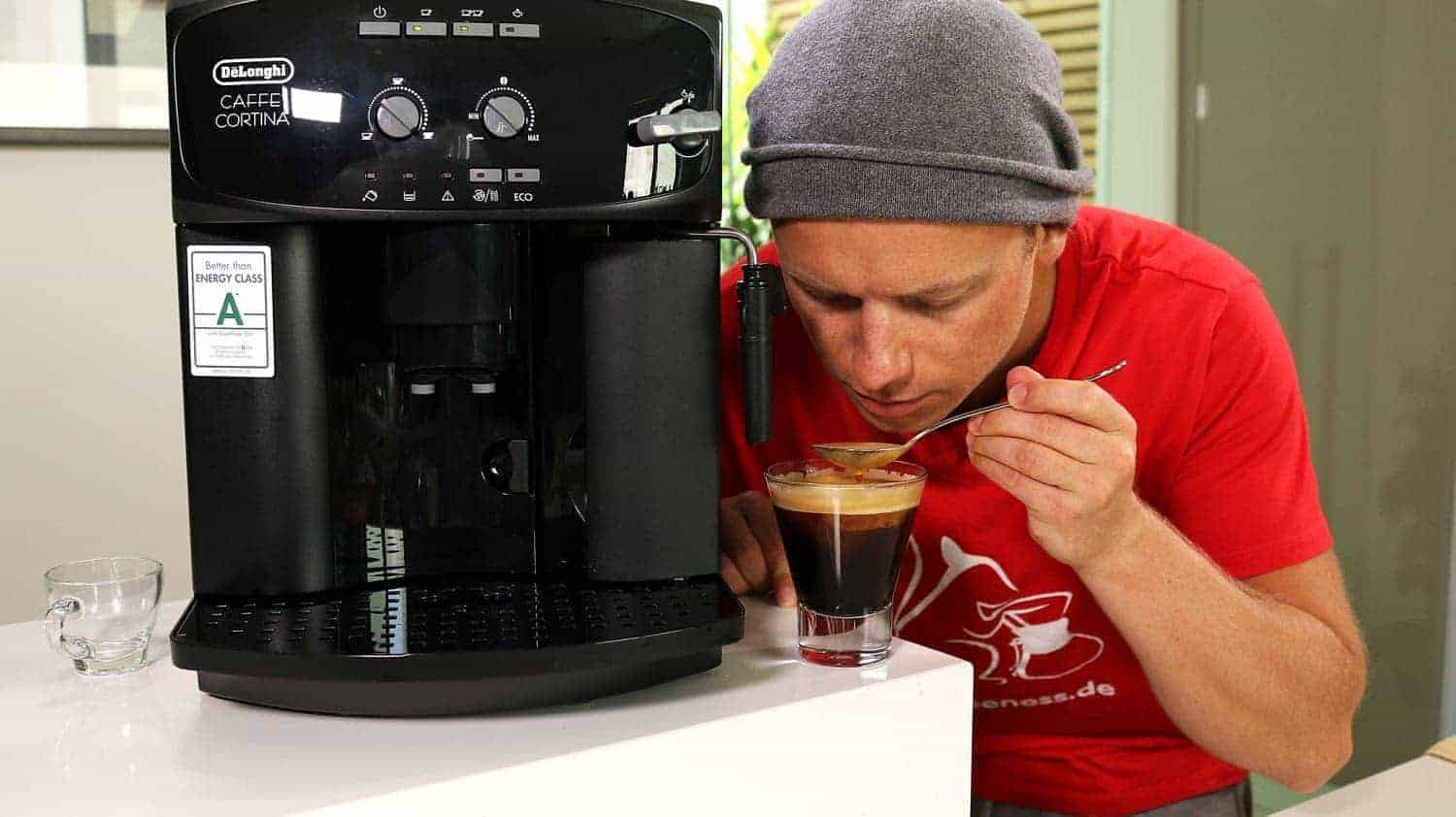 DeLonghi ESAM 2900 Kaffeevollautomat Arne Verkostung Cafe Crema