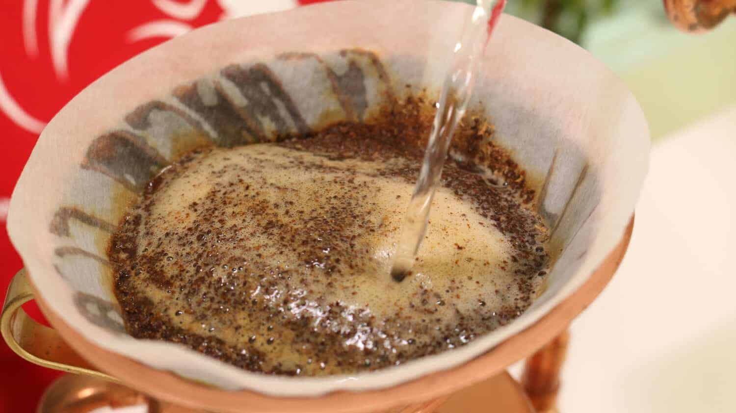 Kaffee aus dem Handfilter - Entkoffeiniert