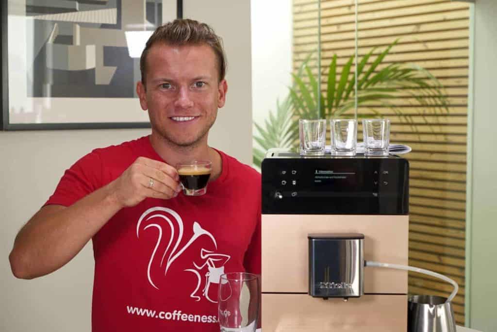 Miele Kaffeevollautomat CM 5500 Arne mit Espresso