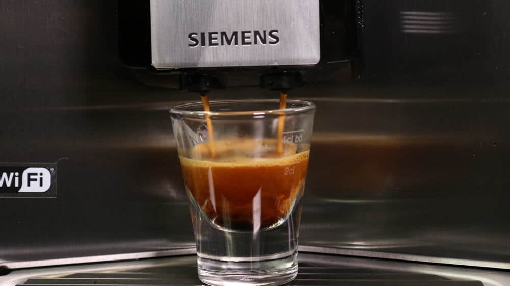 Dispensación de un expreso con la Siemens EQ 9