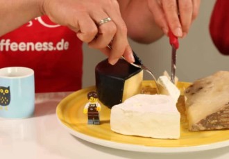 Café et fromage coupe