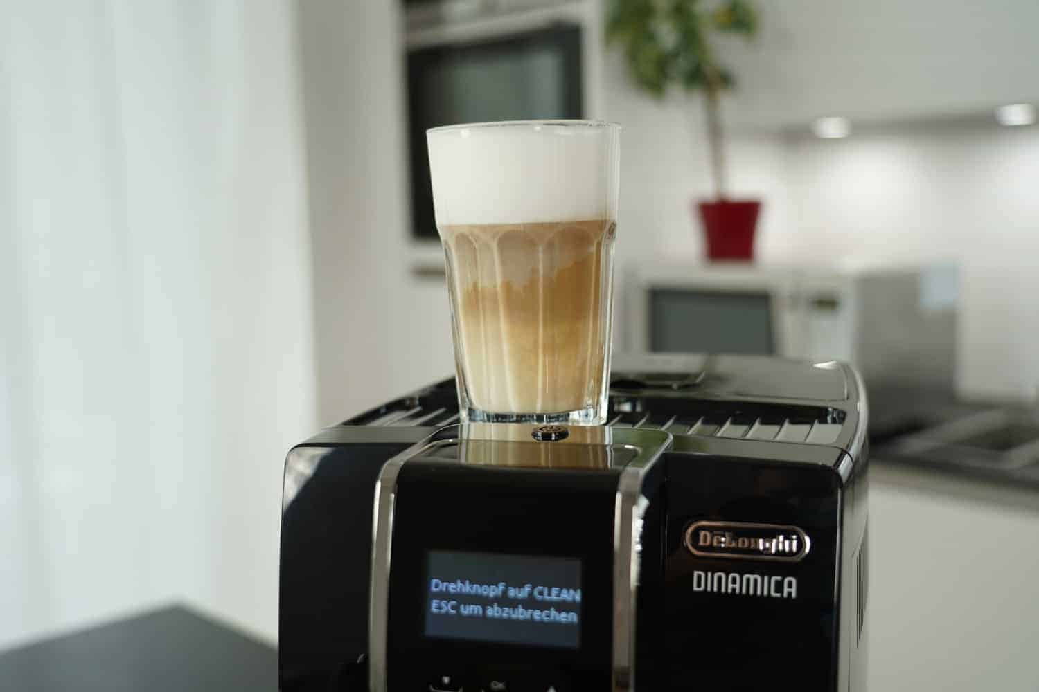 Der DeLonghi Dinamica ECAM 350.55.B Kaffeevollautomat Test ...