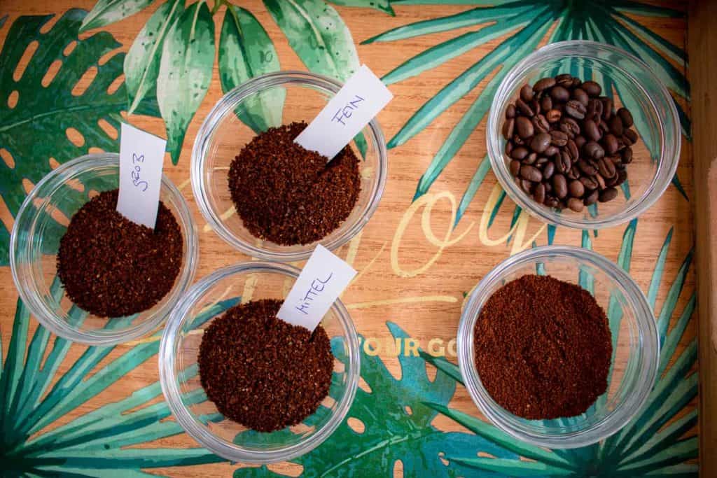 Philips Grind und Brew HD7769/00 Kaffeemaschine mit Mahlwerk Kaffeemehl