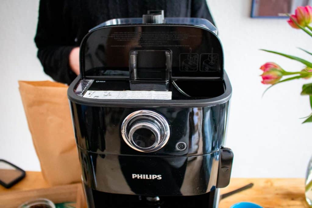 Philips Grind und Brew HD7769/00 Kaffeemaschine mit Mahlwerk Offen