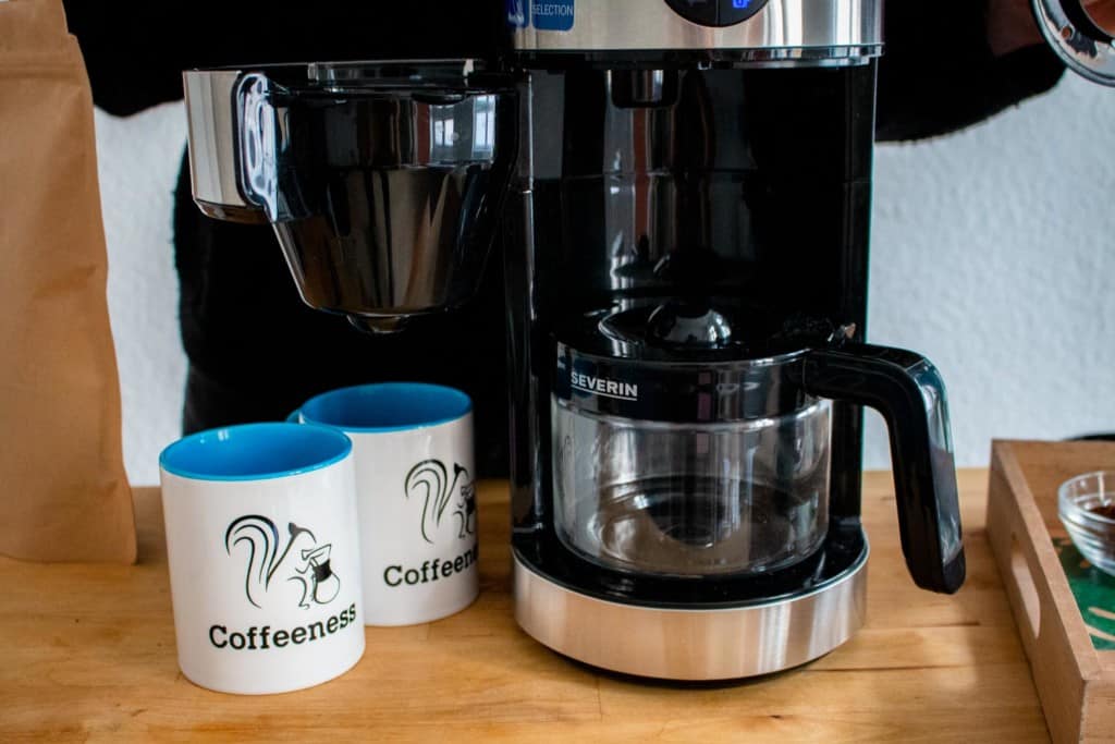 Severin Kaffeeautomat mit Mahlwerk Tassen
