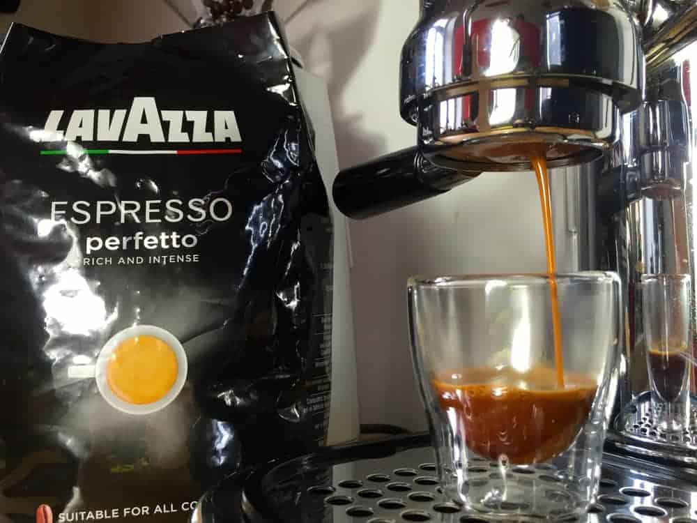 Probamos el resultado del expreso con el Lavazza Espresso Perfetto