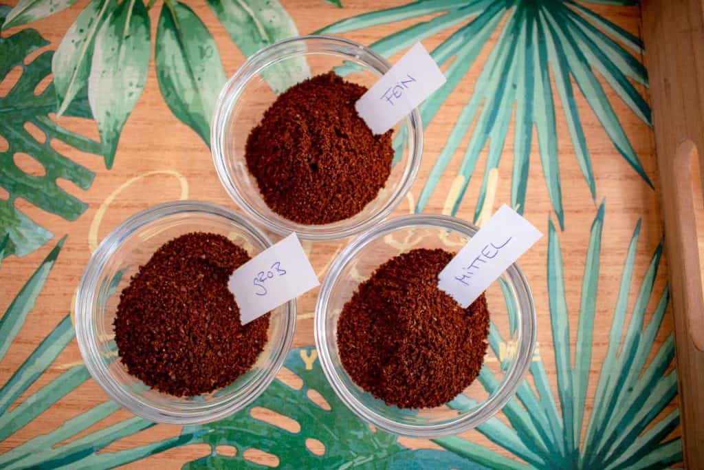 Melitta AromaFresh Kaffeemaschine mit Mahlwerk Kaffeemehl Detail
