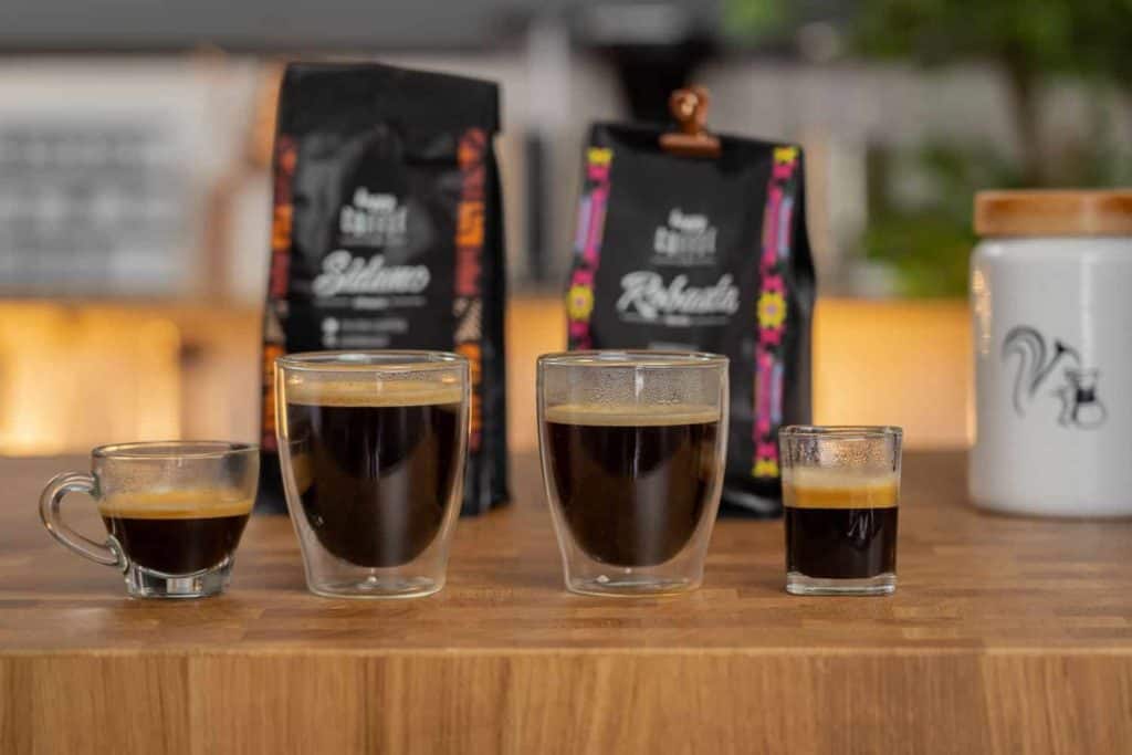 Schwarzer Kaffee Happy Coffee Sidamo