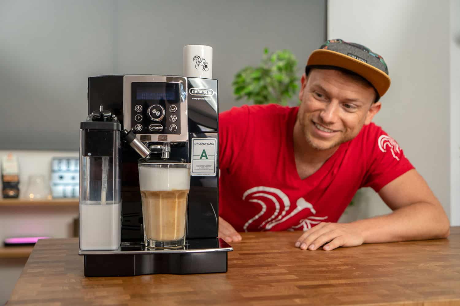 Cafetera superautomática De'Longhi ECAM23.460.W con Lattecream