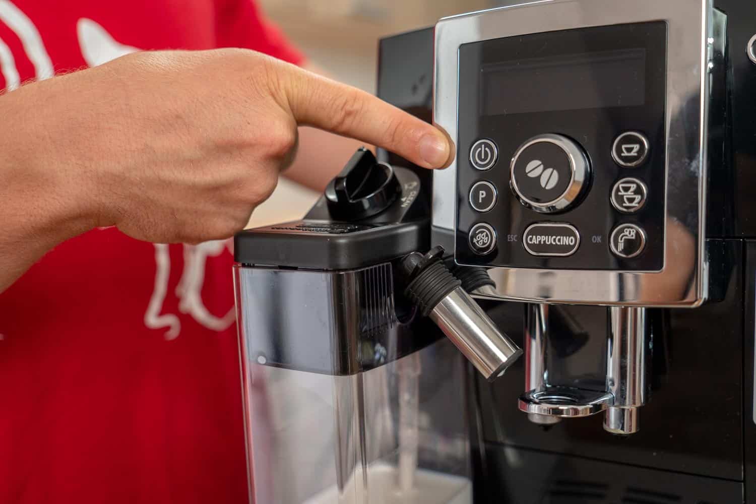 https://www.coffeeness.de/wp-content/uploads/2019/09/delonghi-ecam-23.466.b-front.jpg