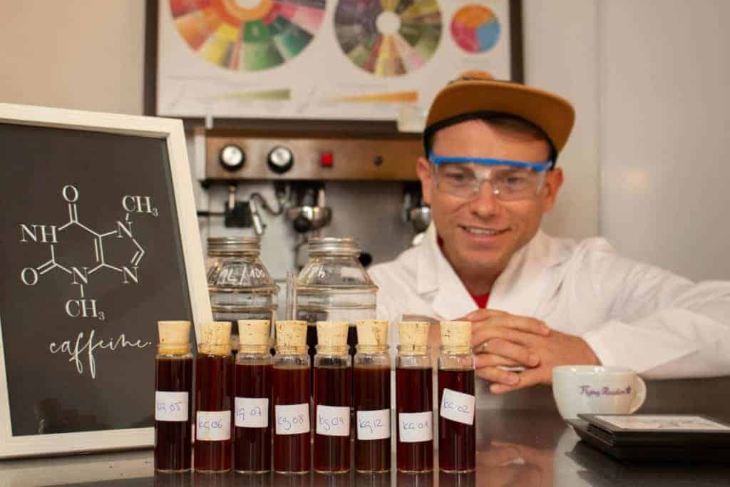 Proyecto sobre cafeína muestras listas de cerca
