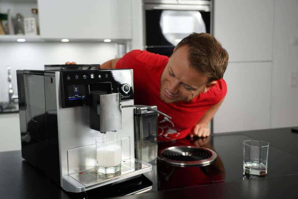 weniger für Mehr 2024: CI Test Melitta Touch Kaffeevollautomat Caffeo