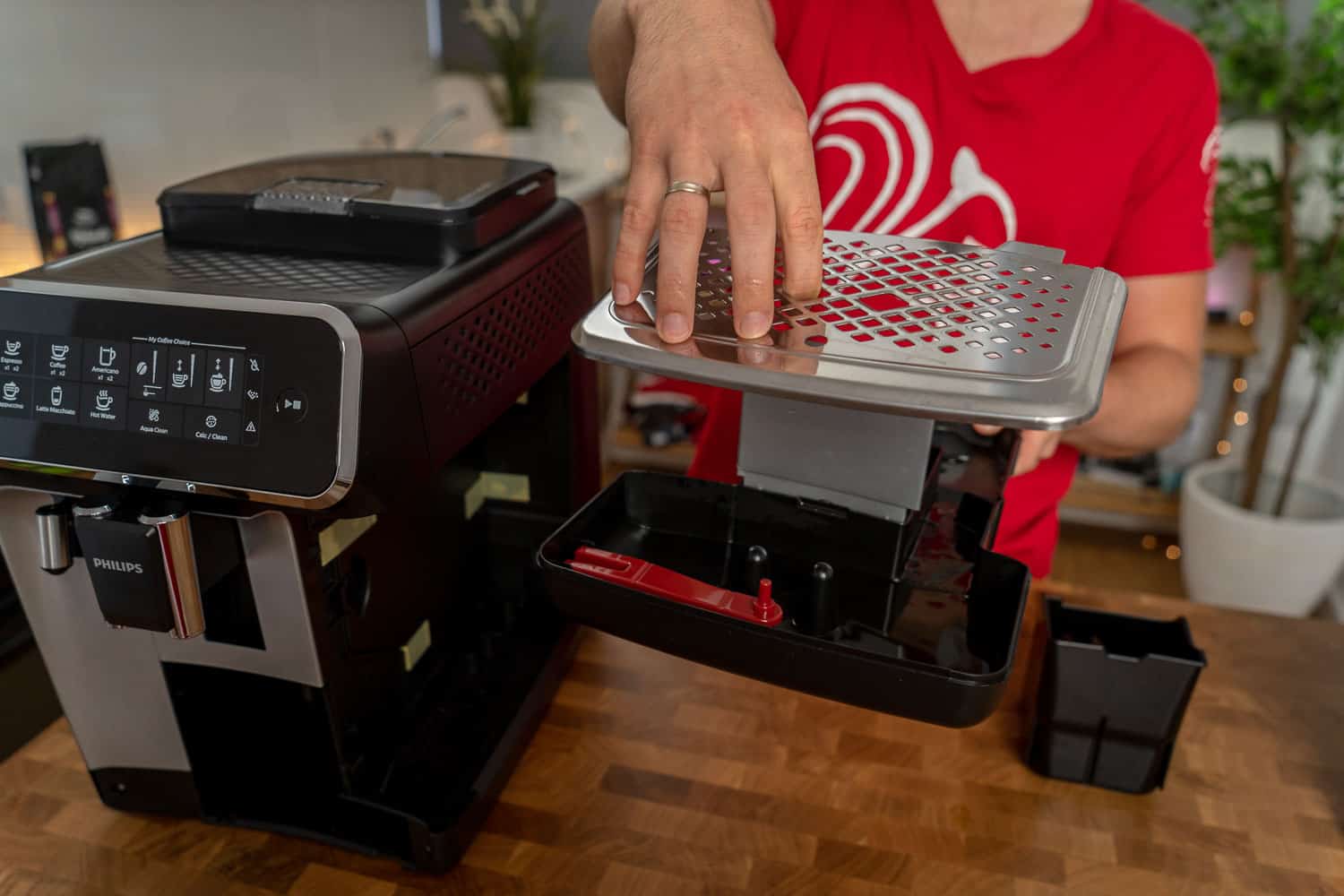 La machine à café Philips Série 3200 doté d'un mousseur à lait profite  d'une réduction importante sur  - Le Parisien