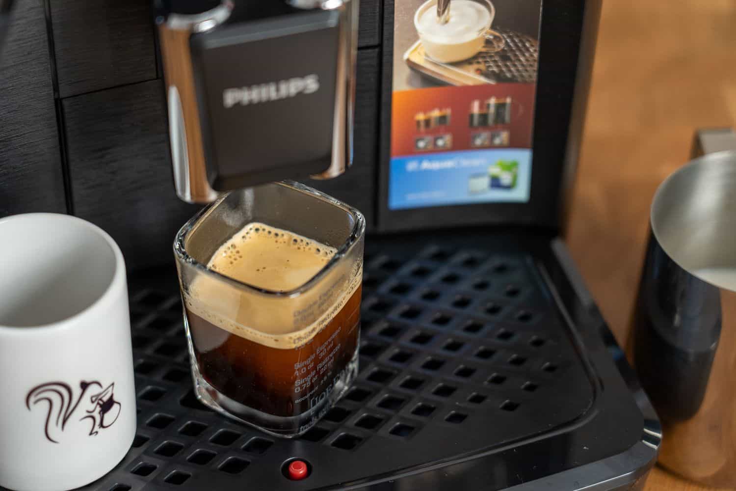 Philips' Series 2200 LatteGo review: Consistency tastes good