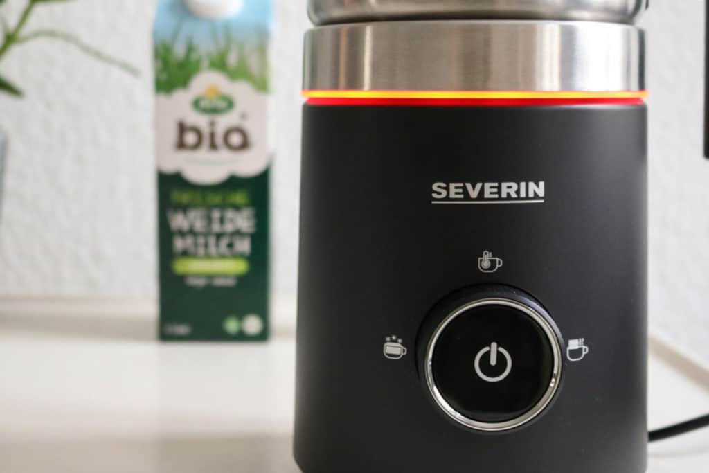 Severin SM 3585 Milch einfuellen