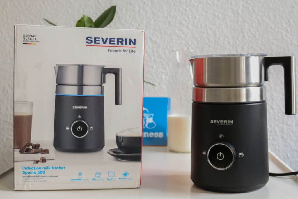 Severin SM 3585 Uebersicht Sockel mit Verpackung