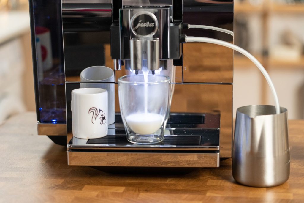 Jura Z8 Kaffeevollautomat Milchschaumbezug