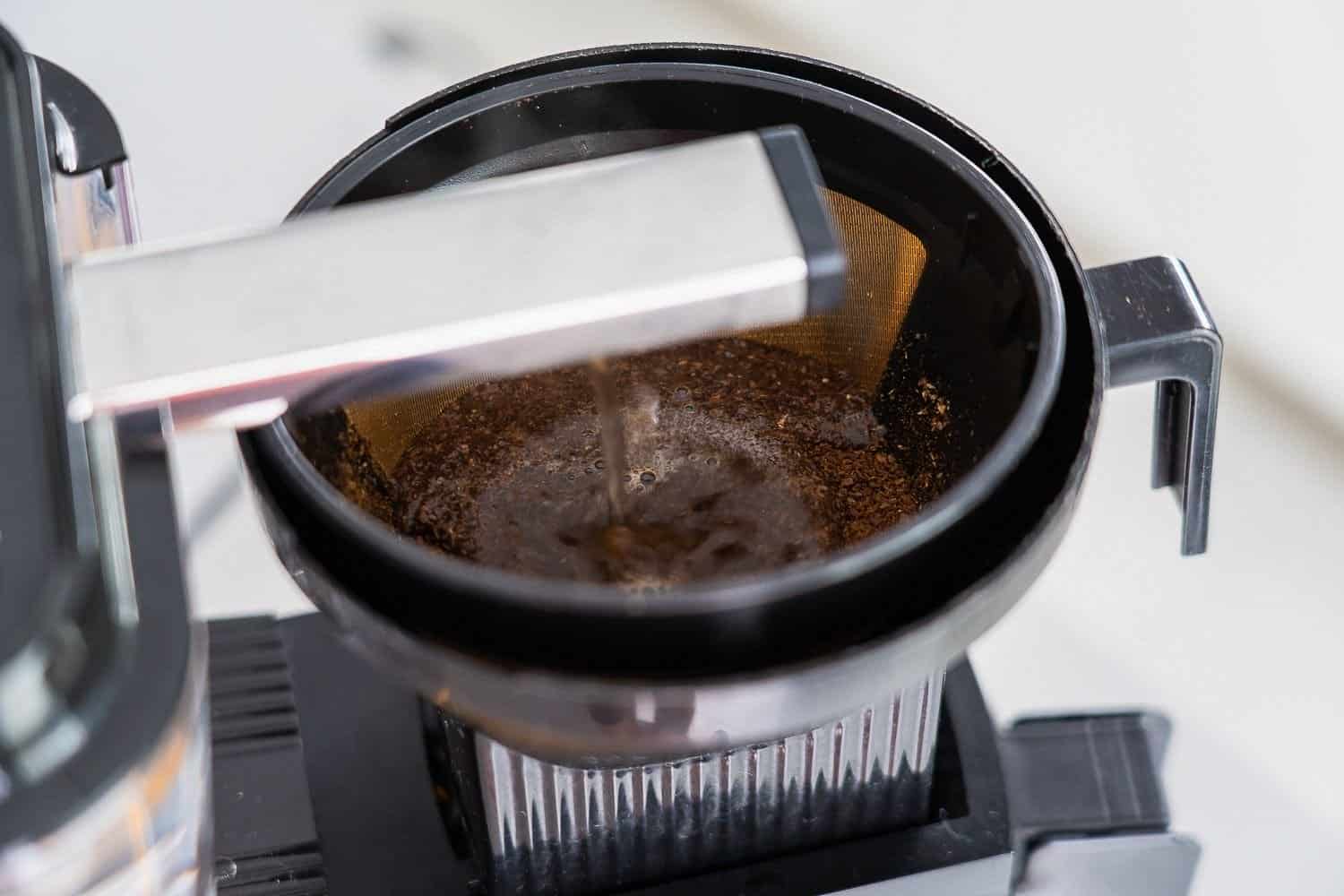 Spinn's unique coffee brewer brings 'third wave' roasters to your  countertop