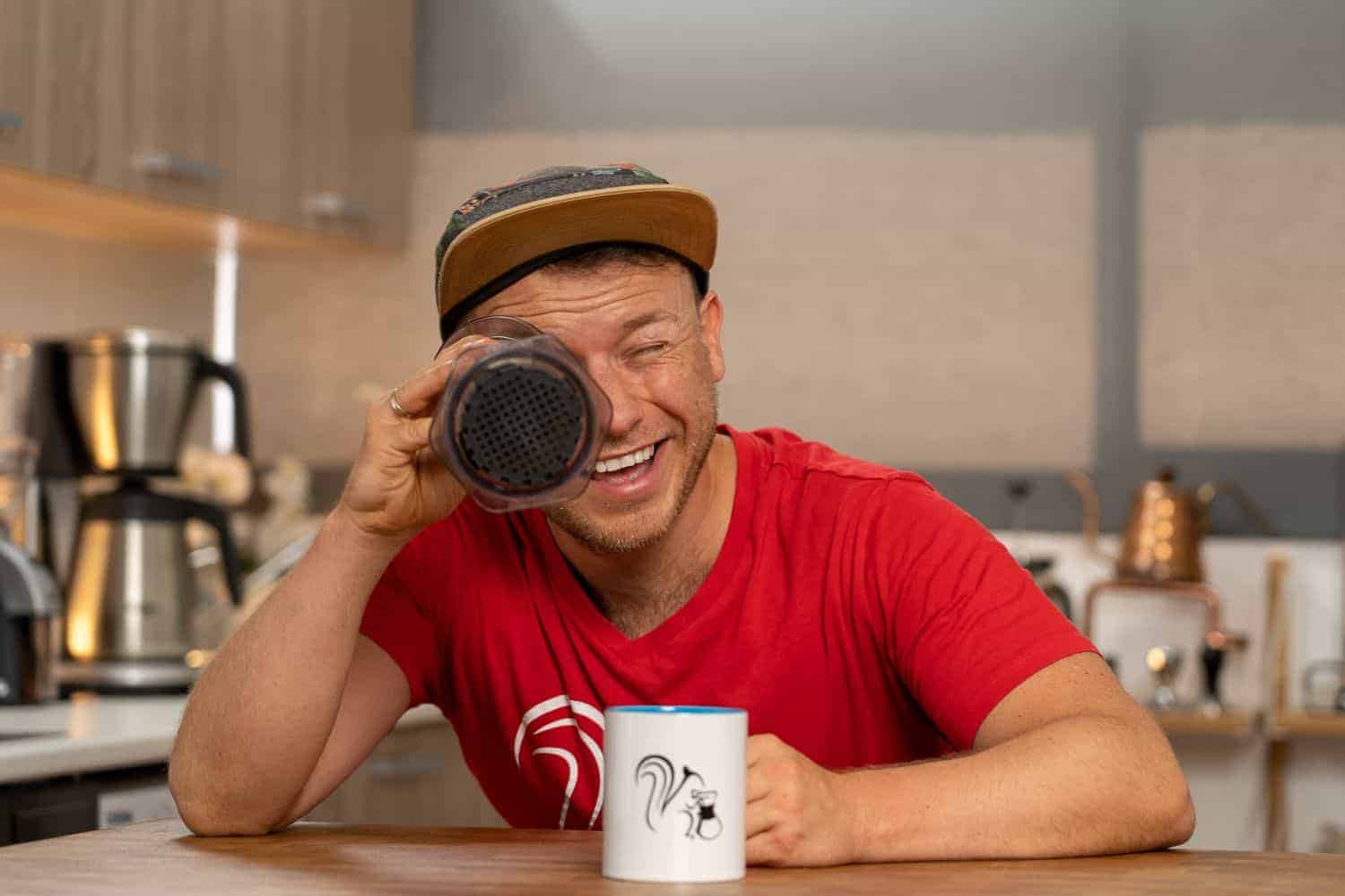 https://www.coffeeness.de/wp-content/uploads/2020/06/kaffeezubereitung-uebersicht-aeropress-arne-lustig.jpg