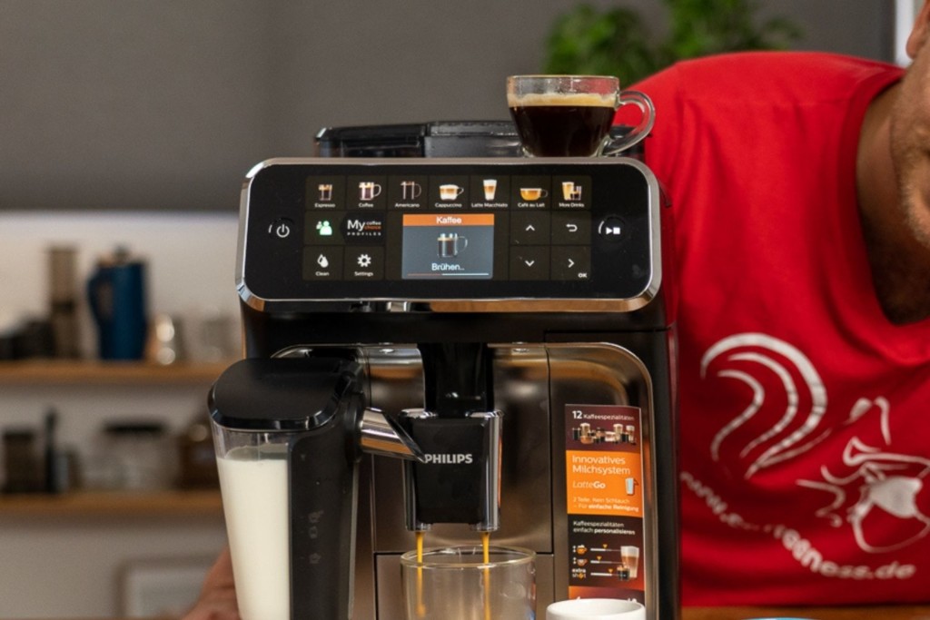 Philips Serie 5400 Cafetera Superautomática - Sistema de Leche LatteGo, 12  Variedades de Café 