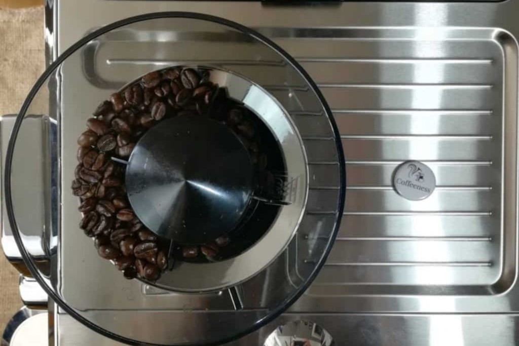 DeLonghi La Specialista Espressomaschine Bohnenbehaelter Oben
