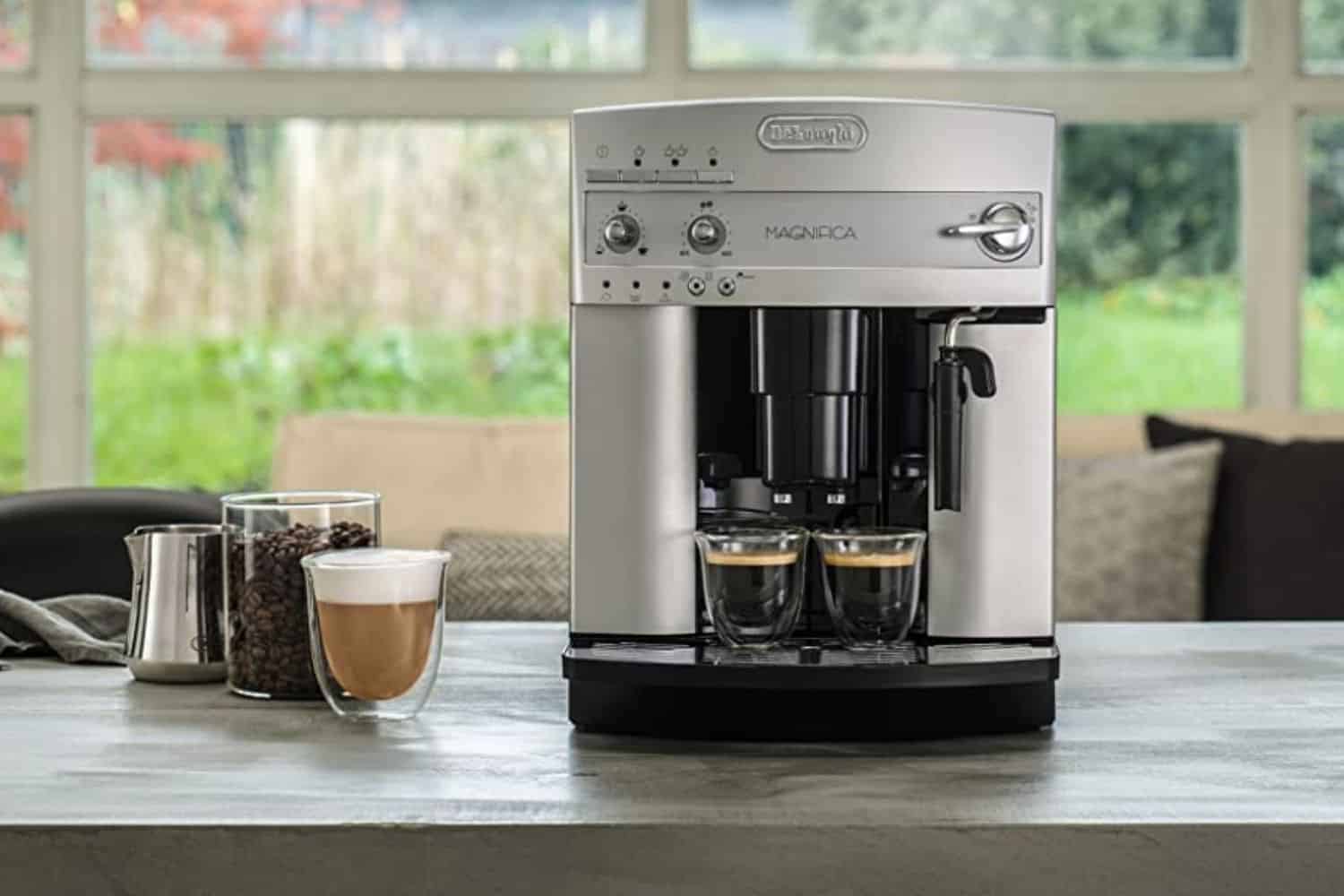 DELONGHI ESAM 4000.B Machine expresso automatique avec broyeur