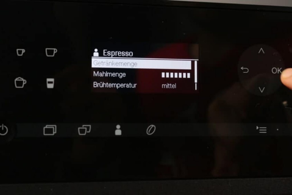 Miele CM 6350 Display mit Einstellungsmoeglichkeiten