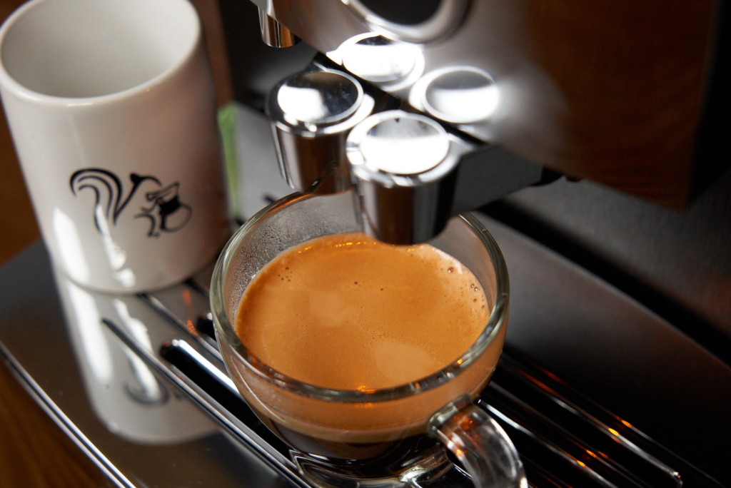 Jura Z10 Kaffeevollautomat Espressobezug Crema von oben