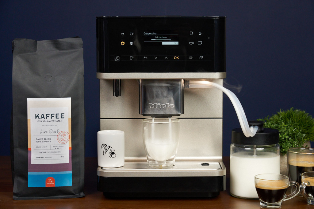 Miele CM 6360 making a great milk froth.