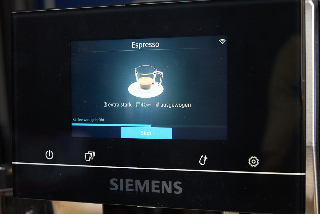 Cafetera a presion SIEMENS EQ.700 Classic TP707R06