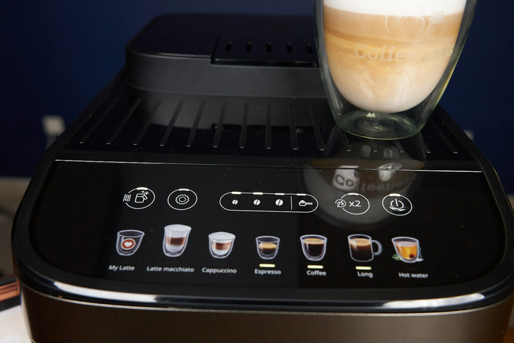 DeLonghi Magnifica Evo ECAM292.81.B vs Gaggia Cadorna Prestige: What is the  difference?