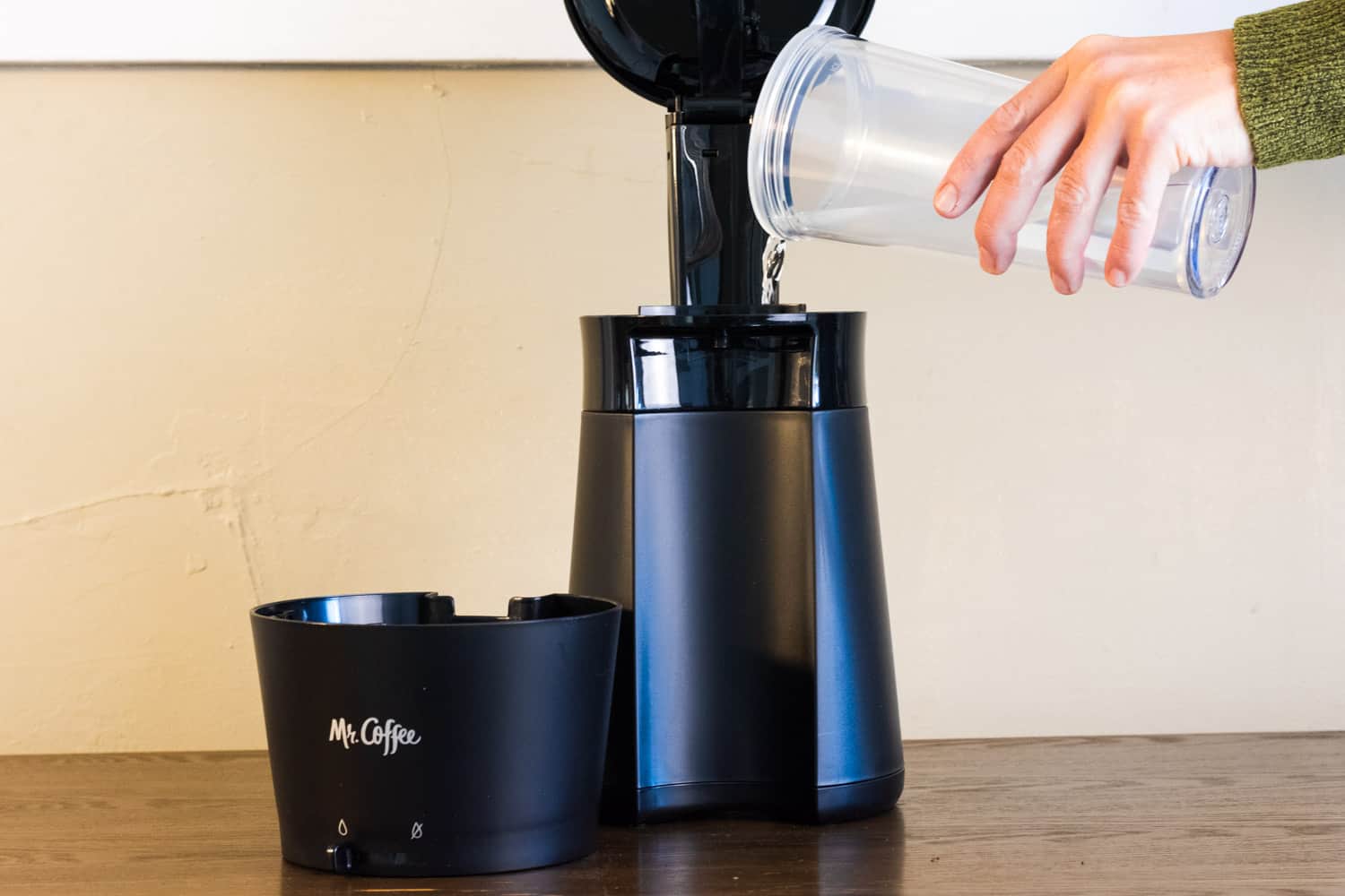 Mr. Coffee launches at-home Iced Coffee Machine for the chilly season