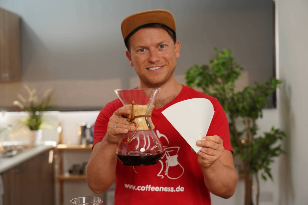 Arne mit Chemex Filter 