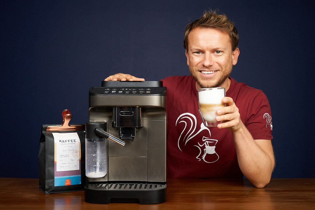 DeLonghi Magnifica Evo ECAM Arne mit Latte Macchiato