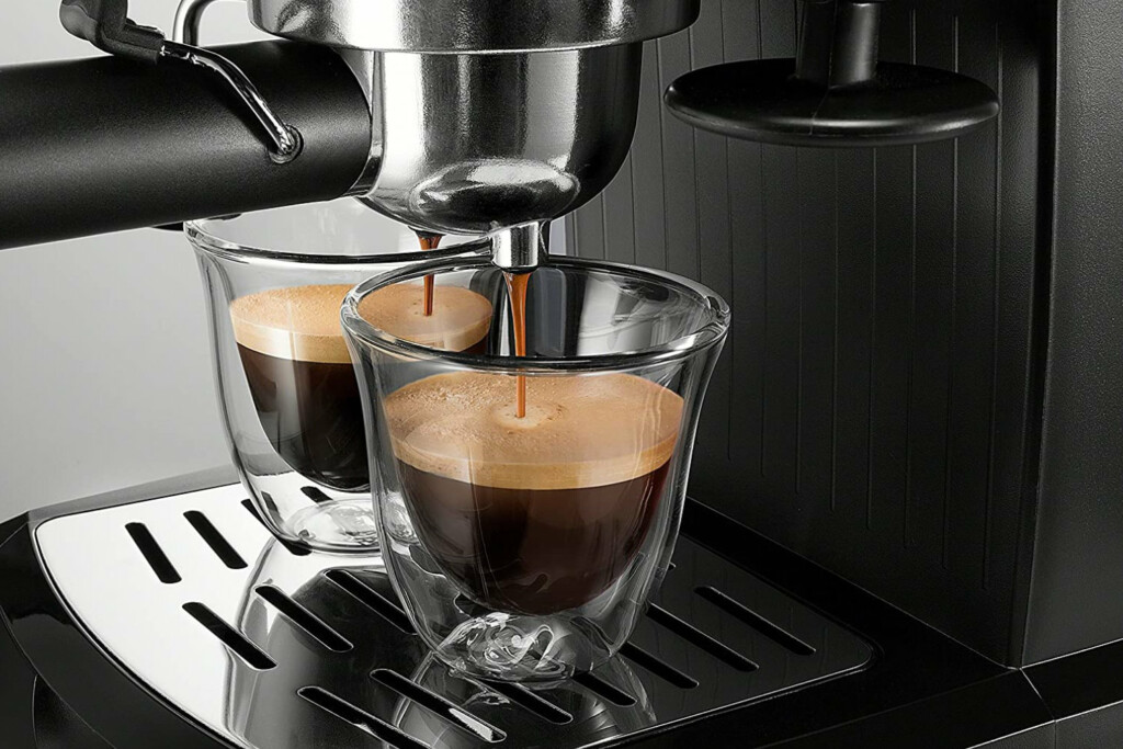 Pulling Espresso Shots with the DeLonghi EC155.