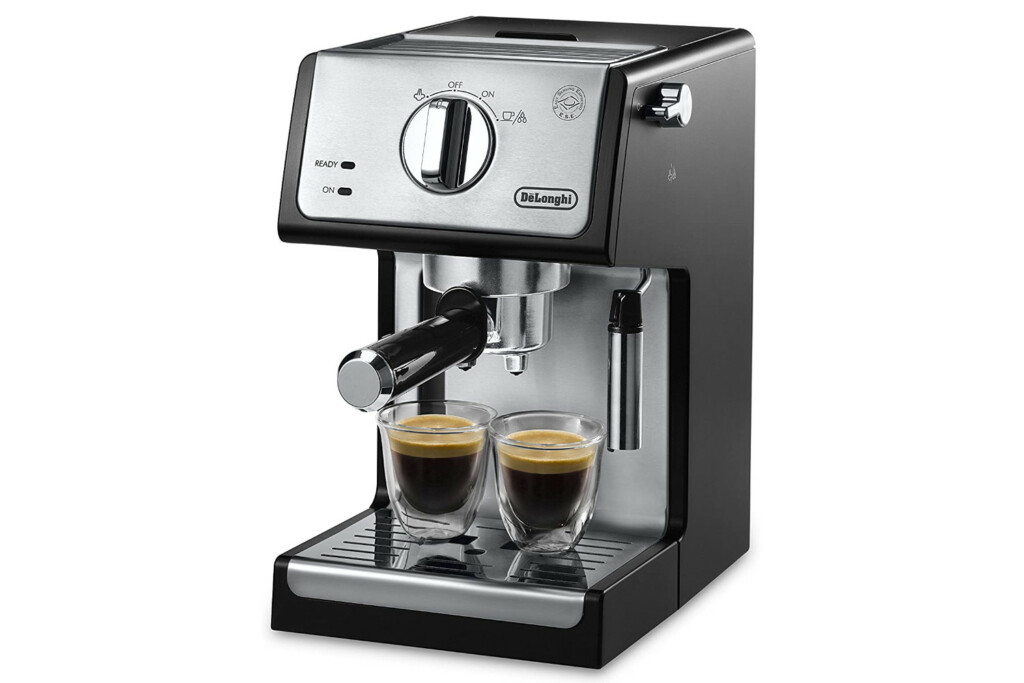 The DeLoinghi ECP3420 espresso machine.