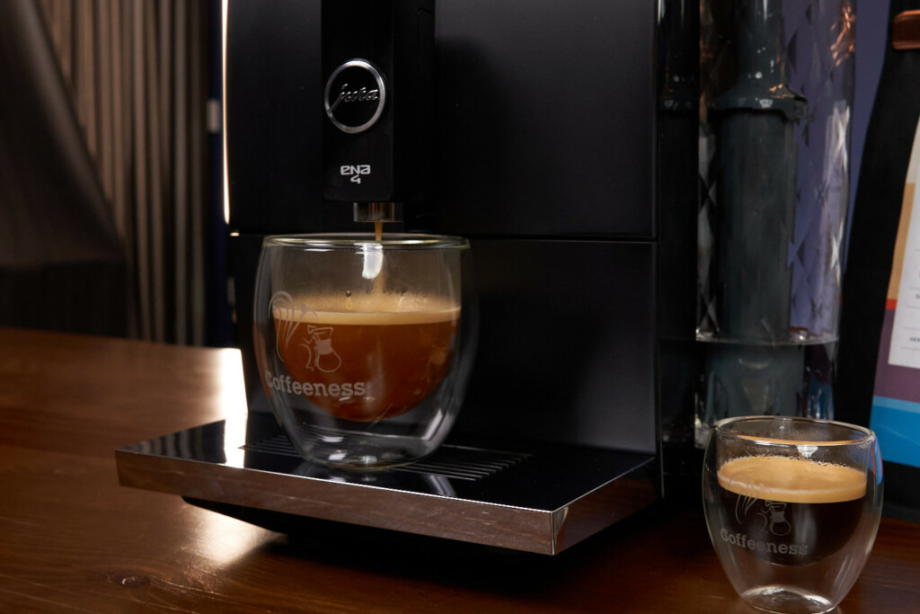 Jura ENA 4 Kaffee ziehen