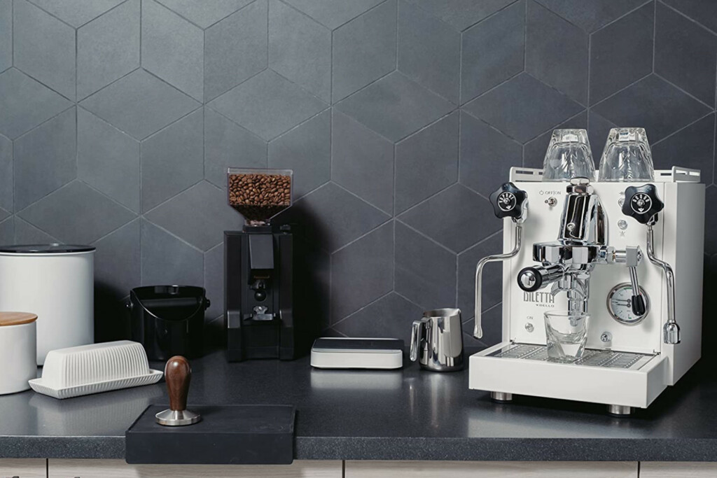 The Diletta Bello in the Color White.