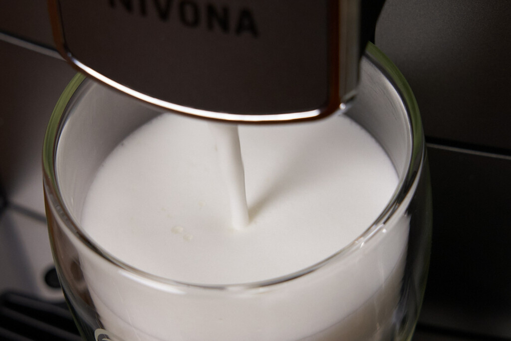 Nivona 690 Milchschaumbezug von oben
