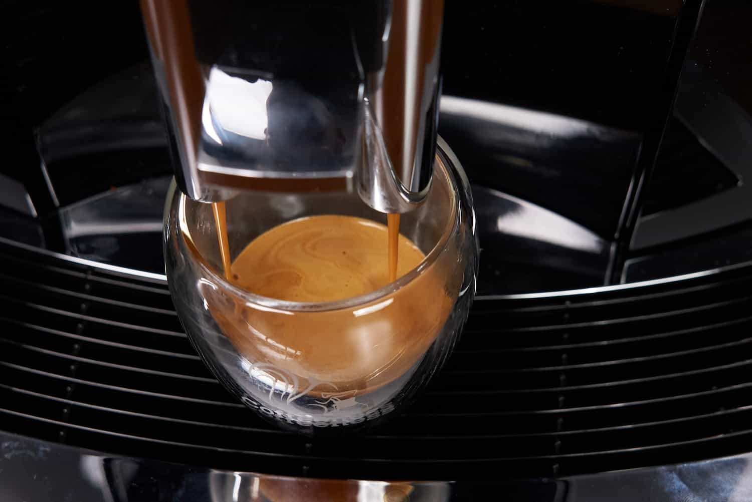 Jura E4 Test 2024: Espresso Kaffeevollautomat für