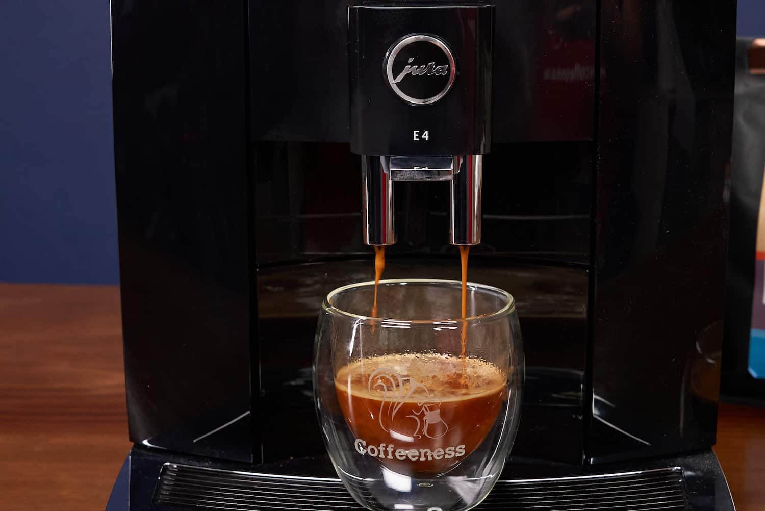 Jura E4 Test 2023: Kaffeevollautomat für Espresso