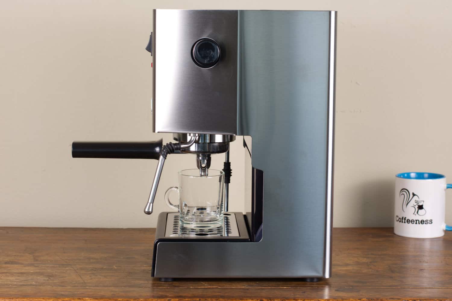 https://www.coffeeness.de/wp-content/uploads/2023/01/gaggia-classic-pro-spout-height.jpg