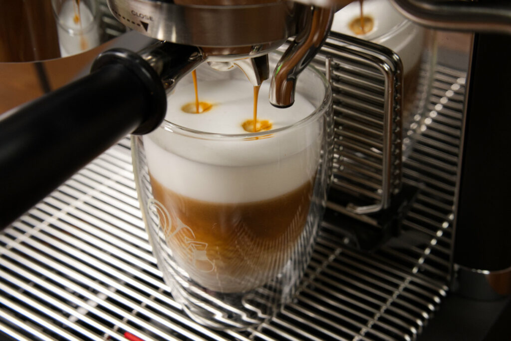 How To Make Latte Macchiato: Two Schools of Thought