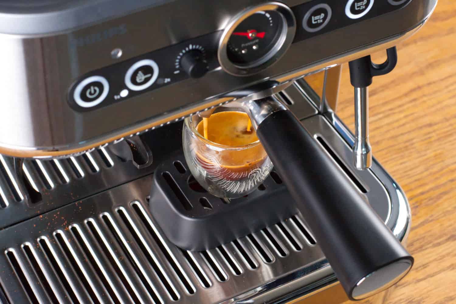 Philips Barista Pulling Espresso Shot