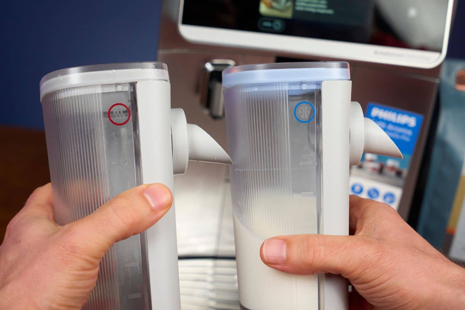 Philips Cafe Aromis zwei Milchbehaelter